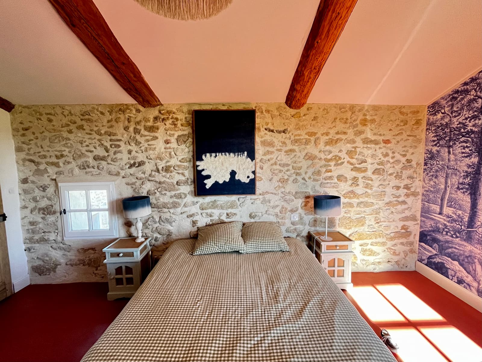 Chambre parentale avec papier peint toile de Jouy
