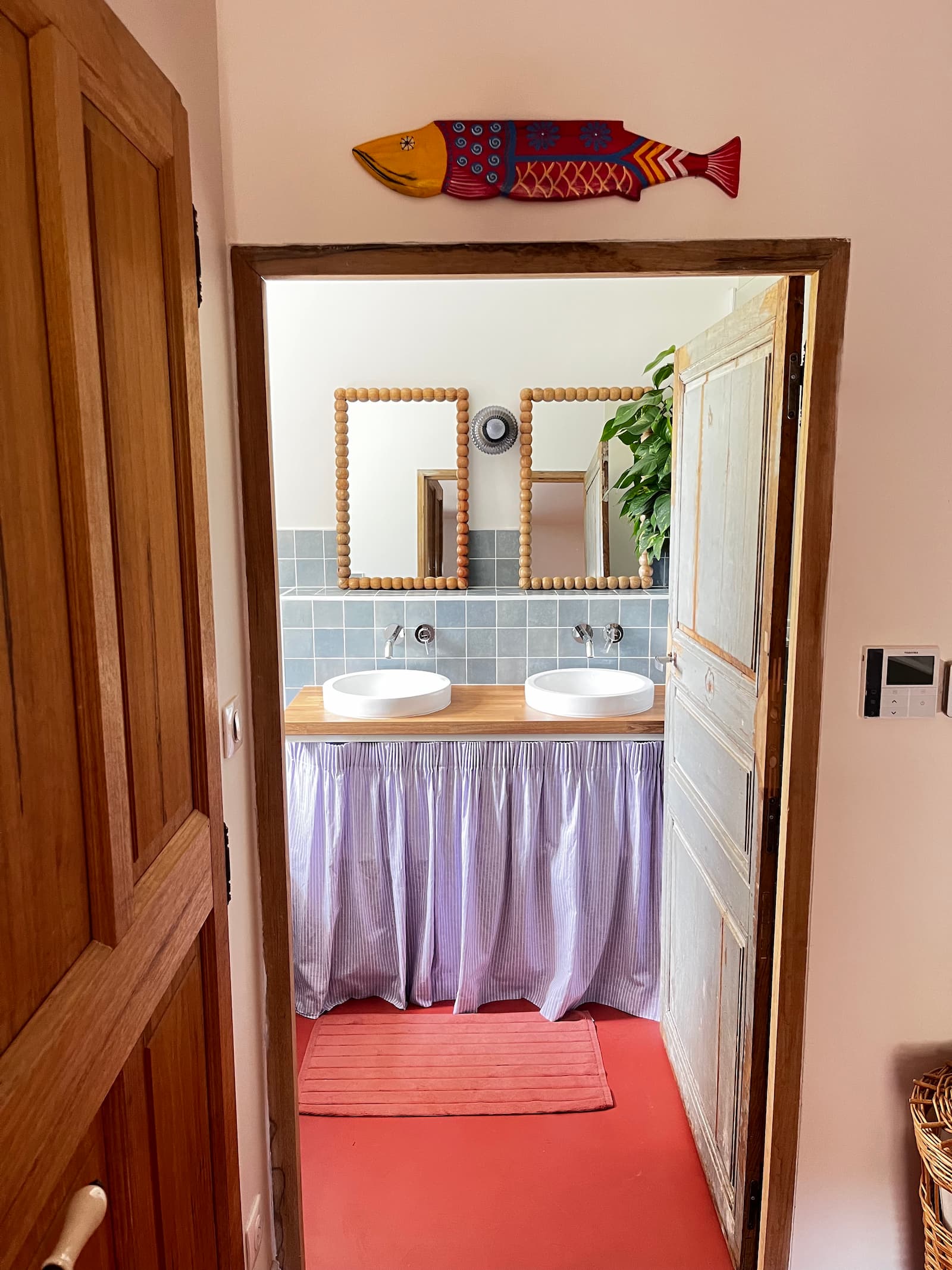 Double vasque salle de bain aile nord — Mas Allègre