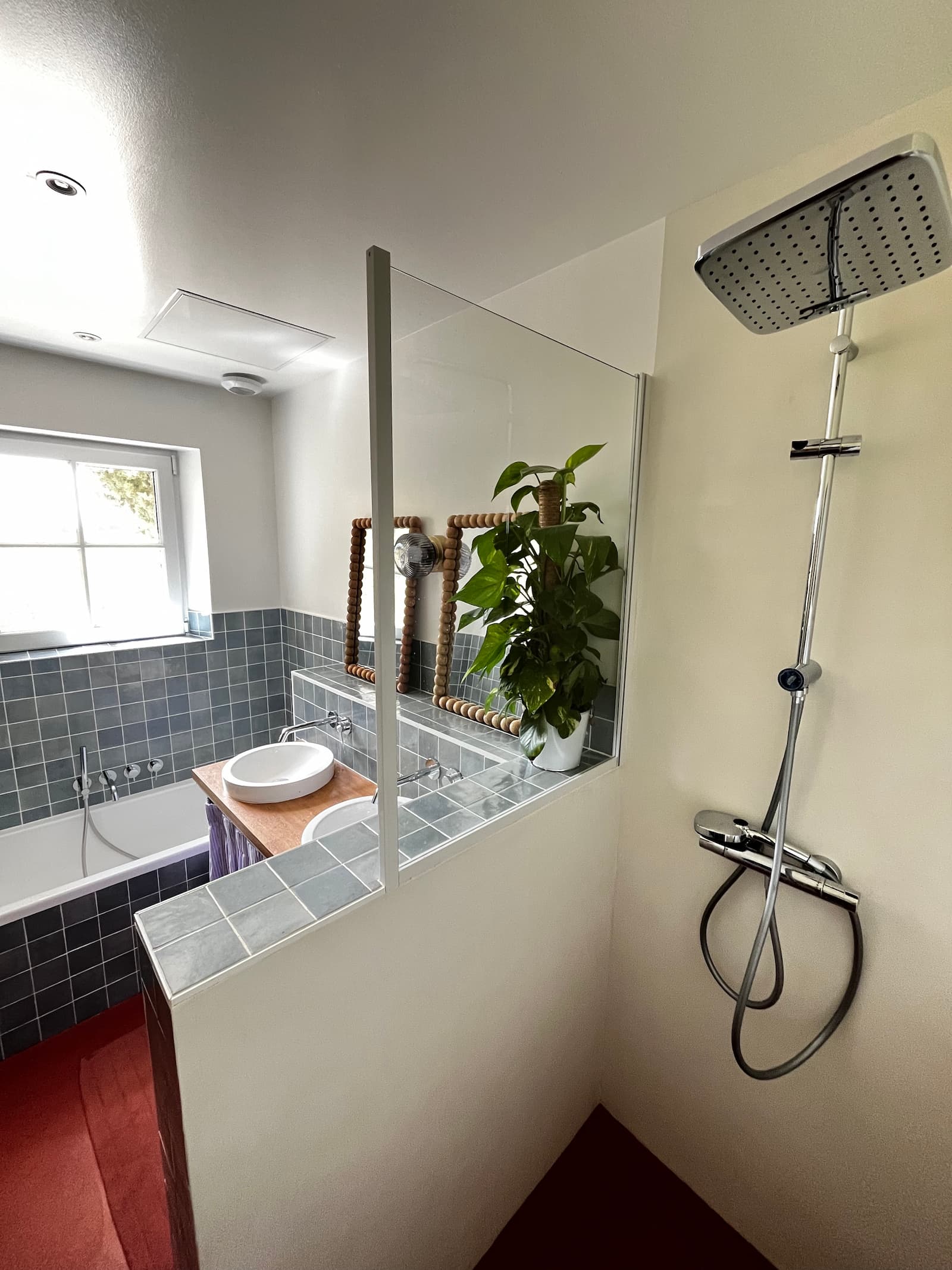 Douche pluie salle de bain aile nord